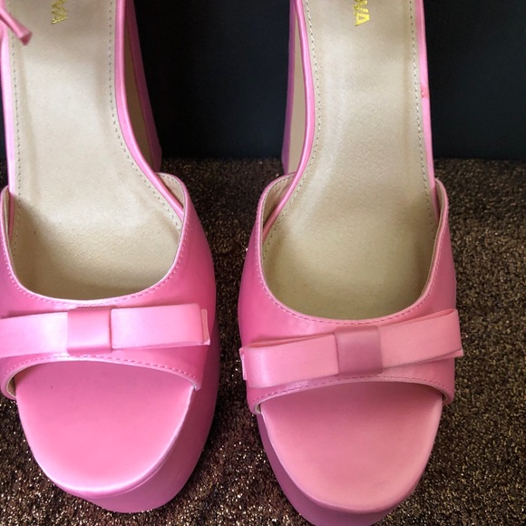 Fashion Nova Platform Heel Shoe Boots - Picture 4 of 11